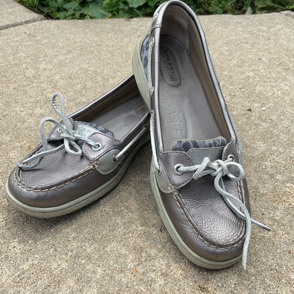Gray, leopard print, size 8 Sperry’s - Picture 2 of 7